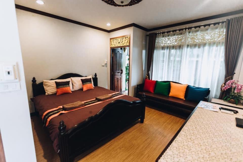 Banchan Hostel Phra Nakhon Si Ayutthaya Exteriör bild