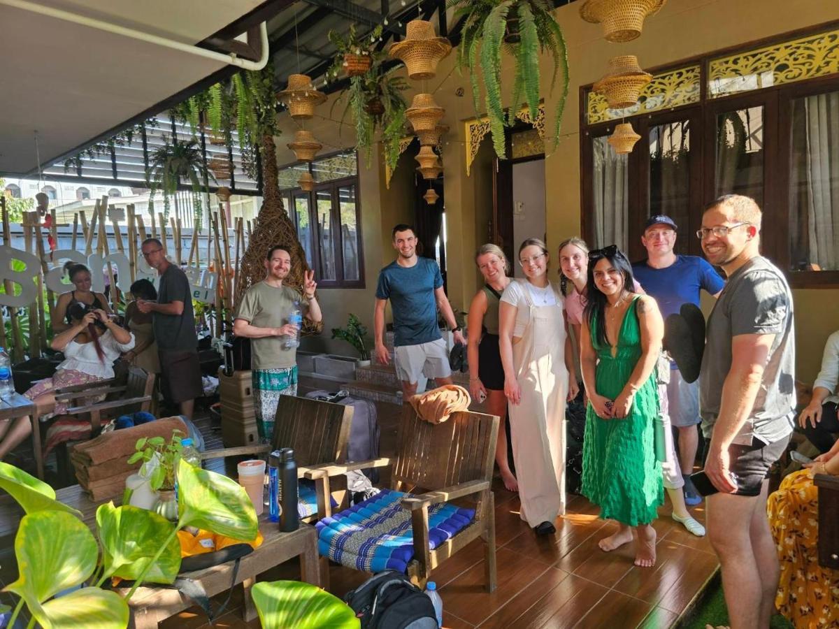 Banchan Hostel Phra Nakhon Si Ayutthaya Exteriör bild