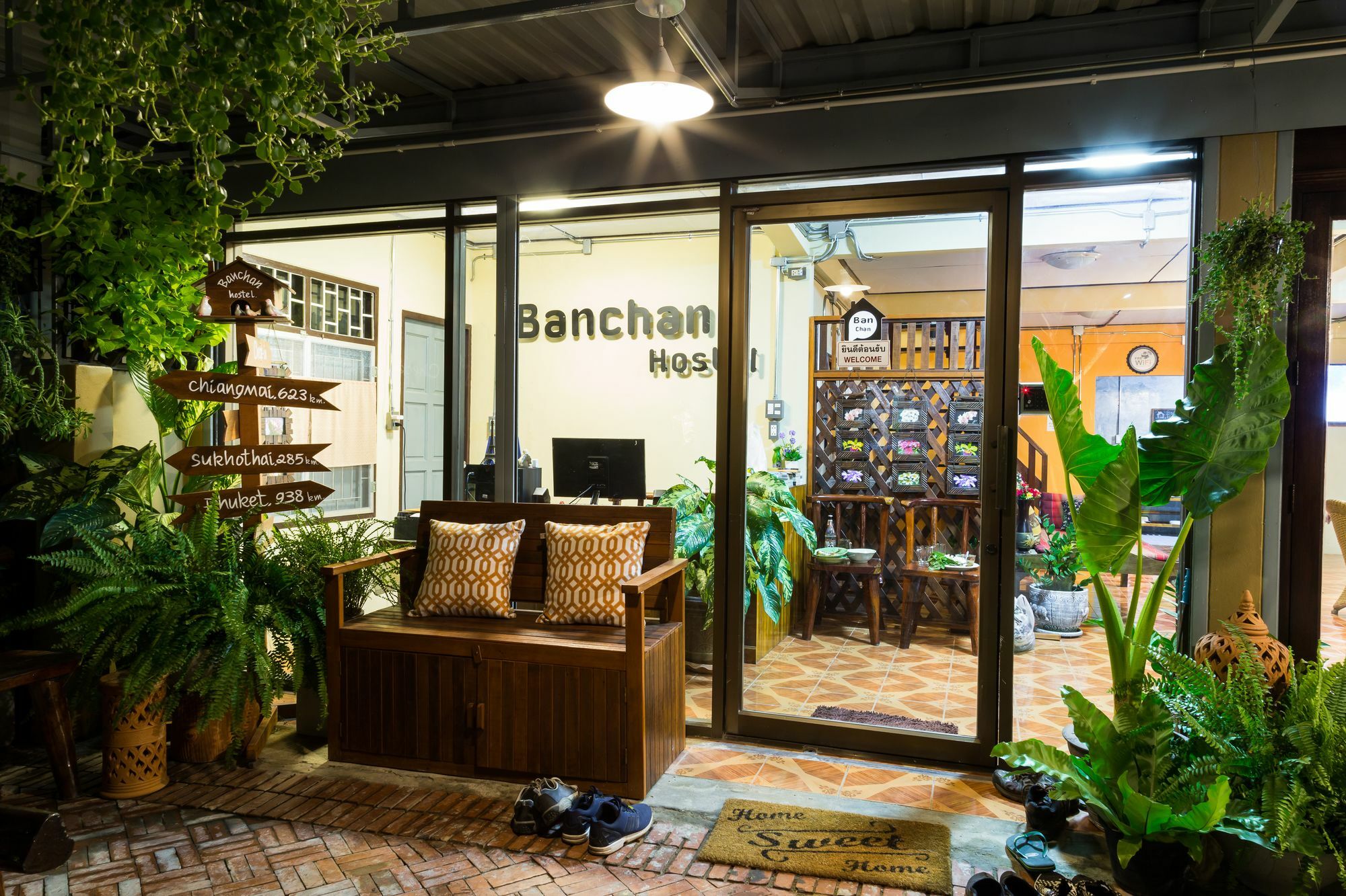 Banchan Hostel Phra Nakhon Si Ayutthaya Exteriör bild